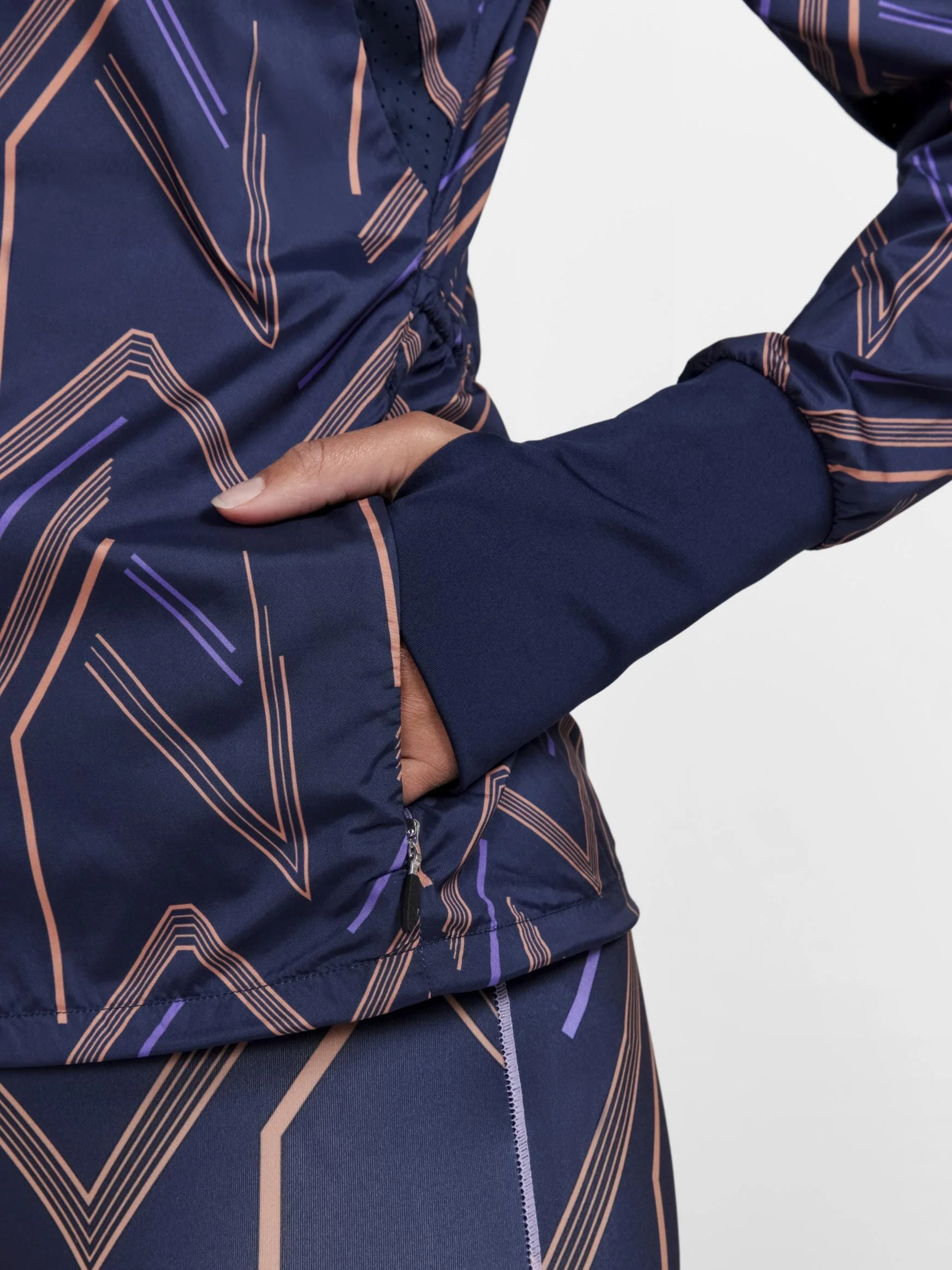 Women's ADV Essence Wind Jacket - BLEIKUR - Image 17