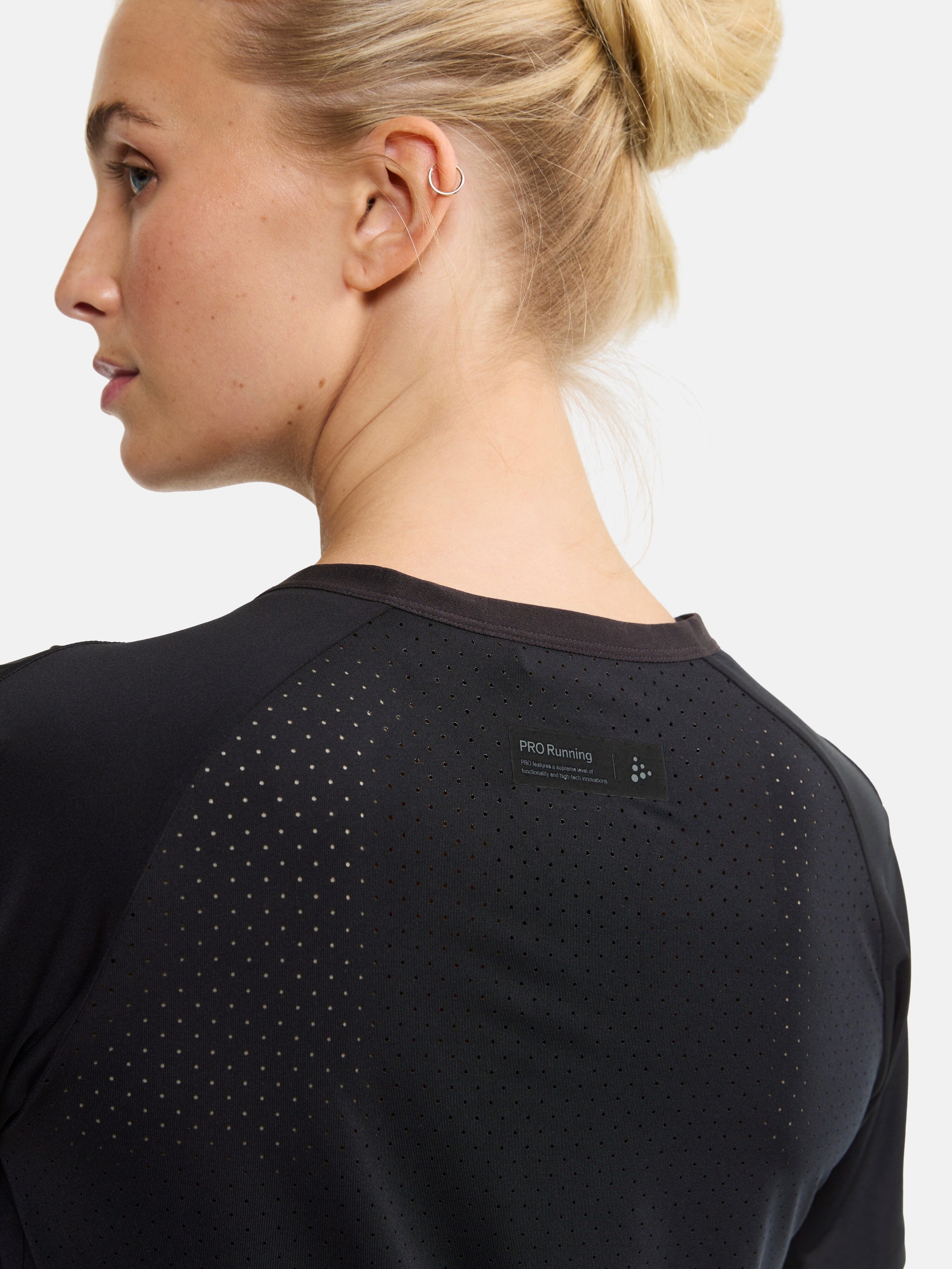 Women's Pro Hypervent Running Tee 2.0 - CLOUD - Image 30
